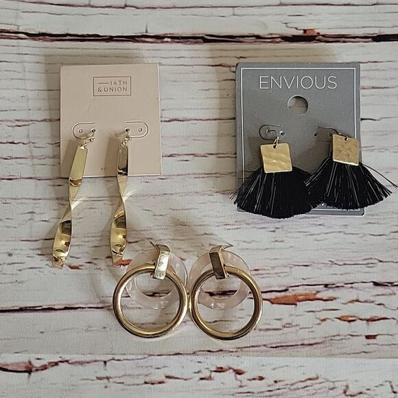 Bundle of Three Pears of Goldtone Earrings NWOT - Picture 5 of 6